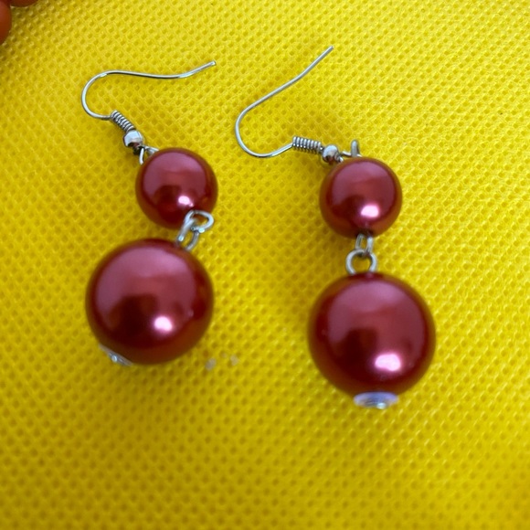 Ladies 18” Faux Pearl Necklace - Picture 4 of 5